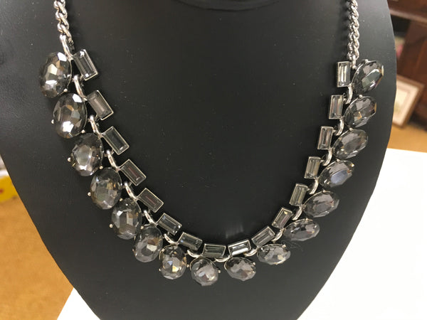 Black crystal oval necklace set