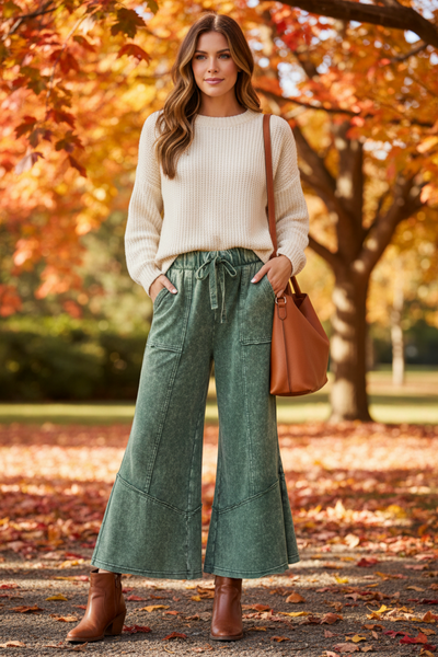 Green Exposed-seam Flare Hem Pants With Pockets