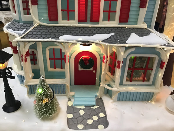 Avon Holiday Splendor Lighted Fiber Optic House 2002
