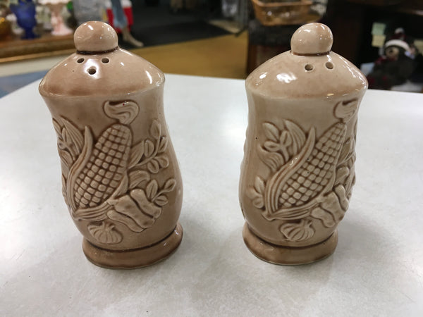 Vegetable Garden Harvest salt and pepper shakers