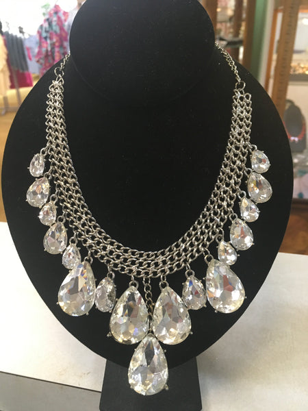 Rhinestone teardrop mesh necklace