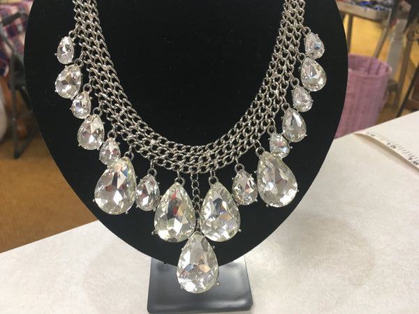 Rhinestone teardrop mesh necklace