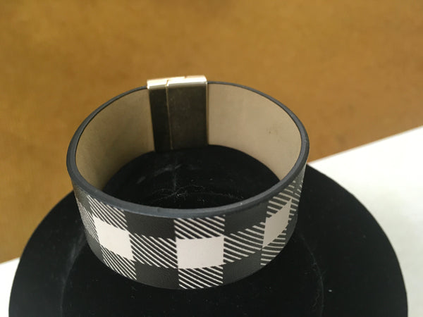Black Buffalo plaid magnetic bracelet