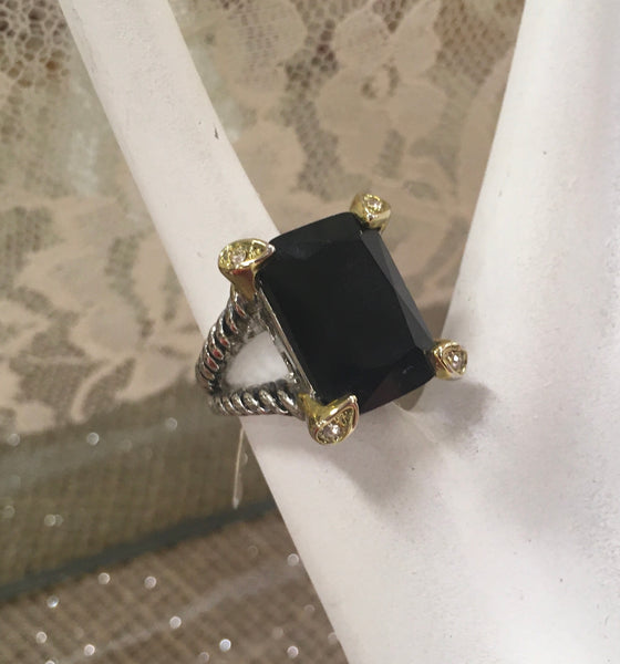 Black chunky CZ fashion ring size 6