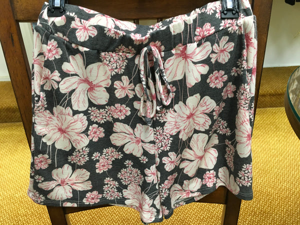 Charcoal floral print short – Morties Boutique