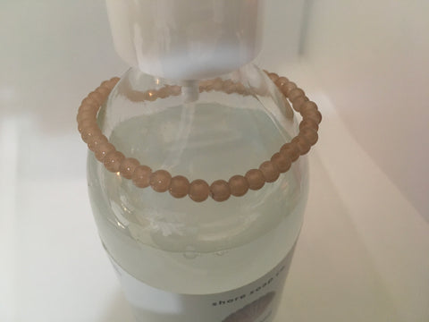 Light amber beaded stretch bracelet