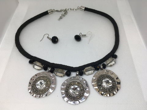 Black Hammered rhinestone disc necklace set