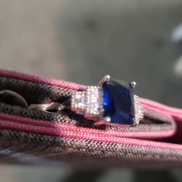 Blue Sapphire square stone ring sz 7