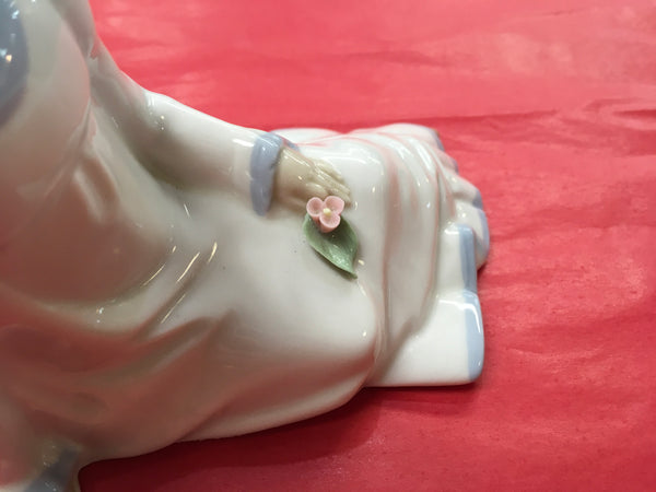 Enrique Nadal Porcelain Figurine Girl In appreciation 1988 Vintage