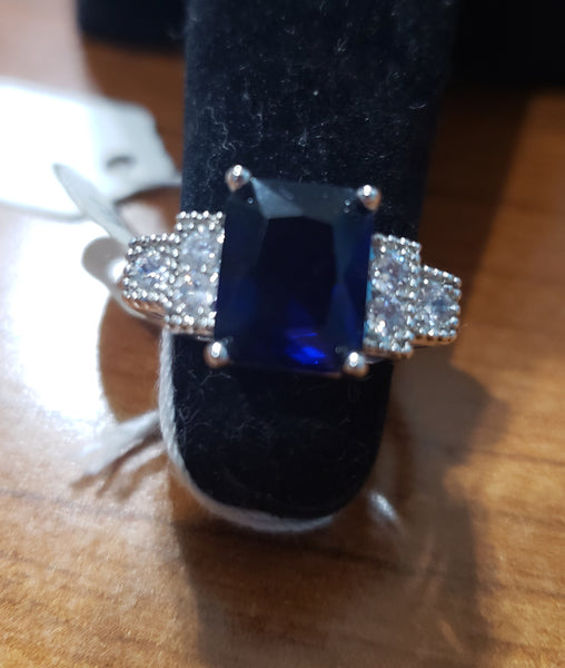 Blue Sapphire square stone ring sz 7