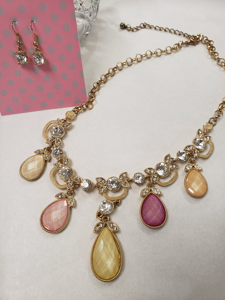 Multi faceted stone rhinestone necklace set