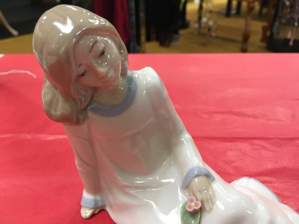 Enrique Nadal Porcelain Figurine Girl In appreciation 1988 Vintage