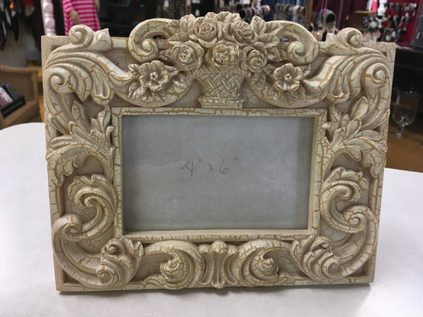 Rose basket swirl design ivory tan picture frame 4” x 6” preowned
