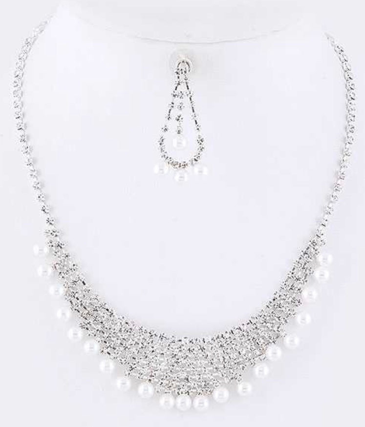 Pearl rhinestone collar necklace set
