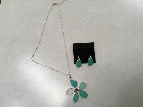 Green jade white flower necklace set