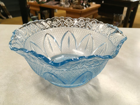 Ice Blue crimped ruffled bowl Princess House preowned