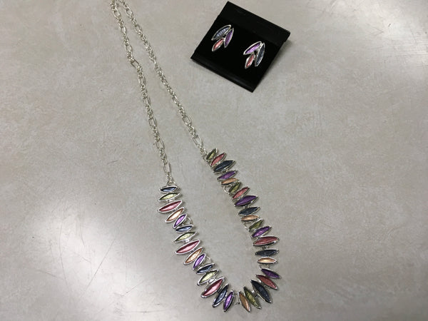 Multi color spike design necklace set