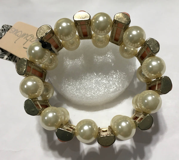 Pink pearl bracelet