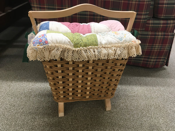 Wicker pillow top sewing basket preowned