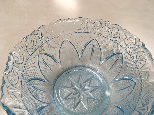 Ice Blue crimped ruffled bowl Princess House preowned