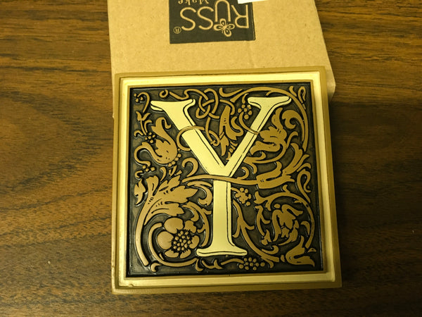 Y Initial Russ Tile Magnet Floral Embossed