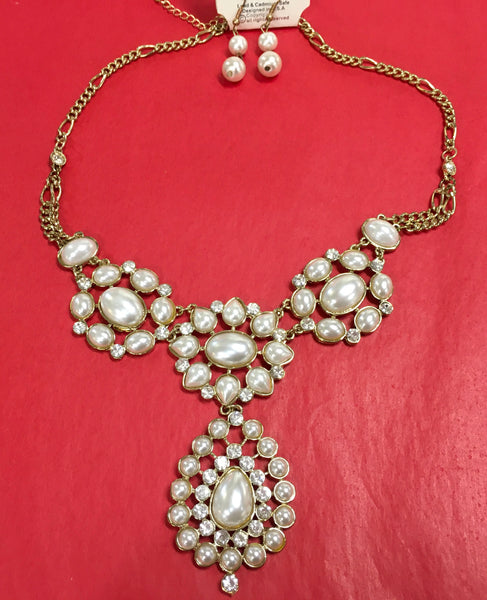 Pearl and rhinestone necklace set