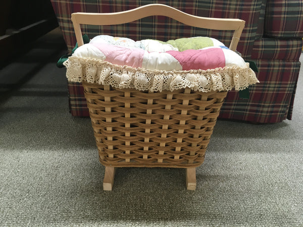 Wicker pillow top sewing basket preowned