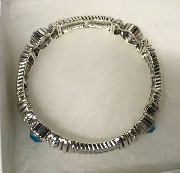 Light turquoise stones stretch bracelet