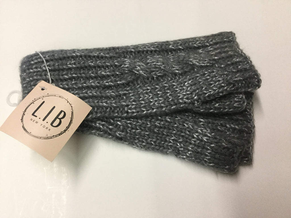 Gray cable knit fingerless gloves