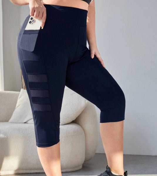 Navy stretch capri PLUS