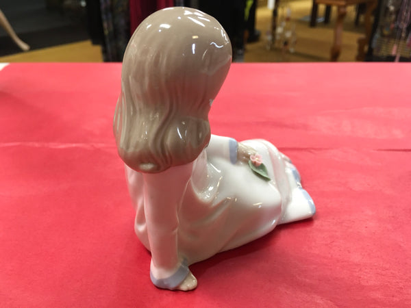 Enrique Nadal Porcelain Figurine Girl In appreciation 1988 Vintage