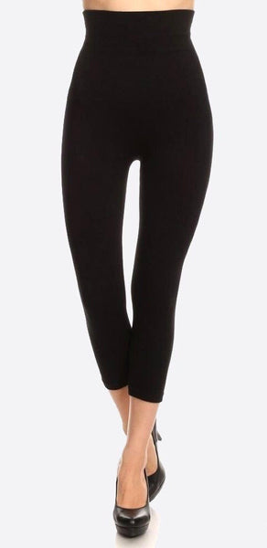 Black compression capri legging Plus