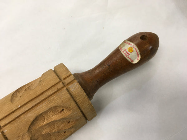 Vintage carved wooden rolling pin 16 shapes preowned
