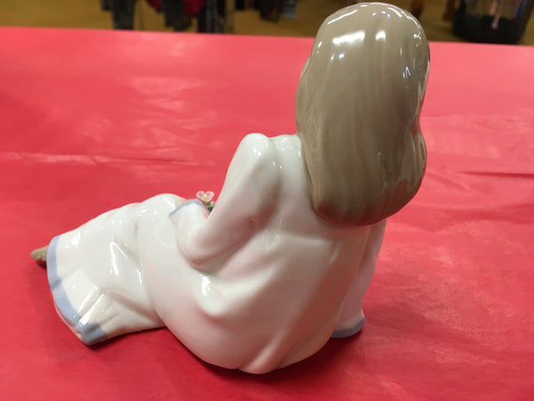 Enrique Nadal Porcelain Figurine Girl In appreciation 1988 Vintage