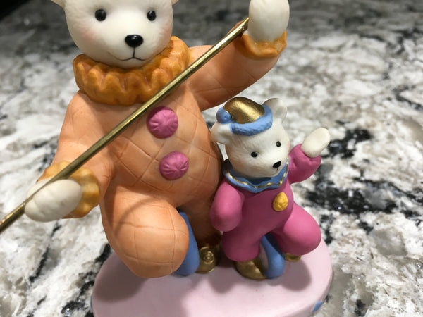 Avon 1993 collectible magnificent circus bears figurine