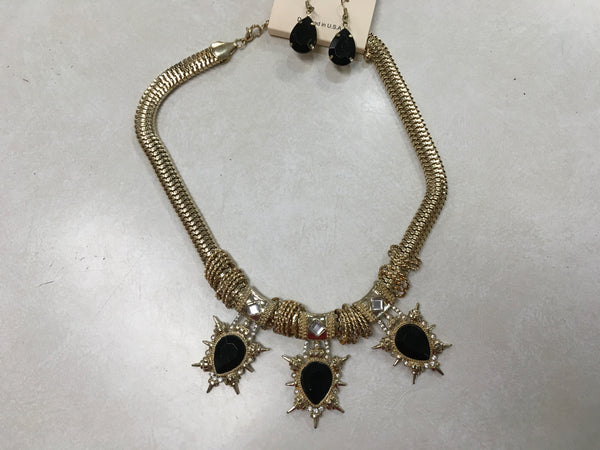Black statement Necklace set