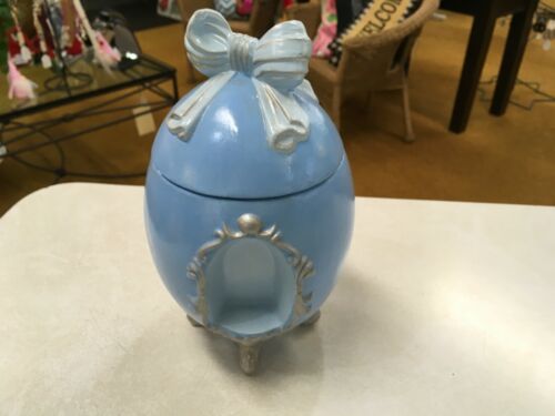 Vintage Arnels baby blue and silver egg with lid